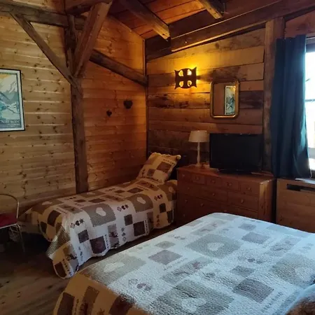 Adret D'en Haut Guest house