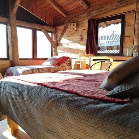 Adret D'en Haut Guest house